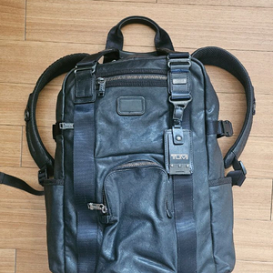 투미 알파브라보 르준 레더 백팩