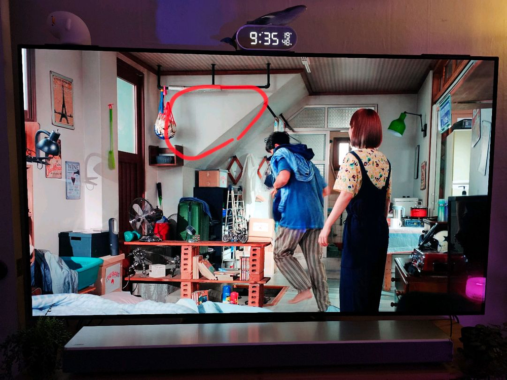 LG 올레드 OLED65C7P 65인치 UHD 4K OLED 스마트TV. 리모컨2개. 마운트 거치대 스탠드 포함--2