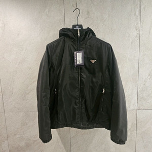 [새상품] 25 프라다 리나일론 패딩 자켓 블랙 52사이즈