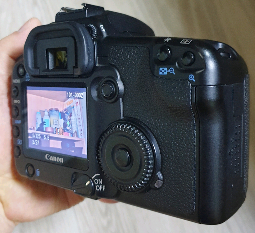 캐논 EOS 30D 바디정품. 디지털액자--5