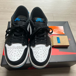 나코탭 조던 1 로우 파우더 블루 265 판매 (중고)