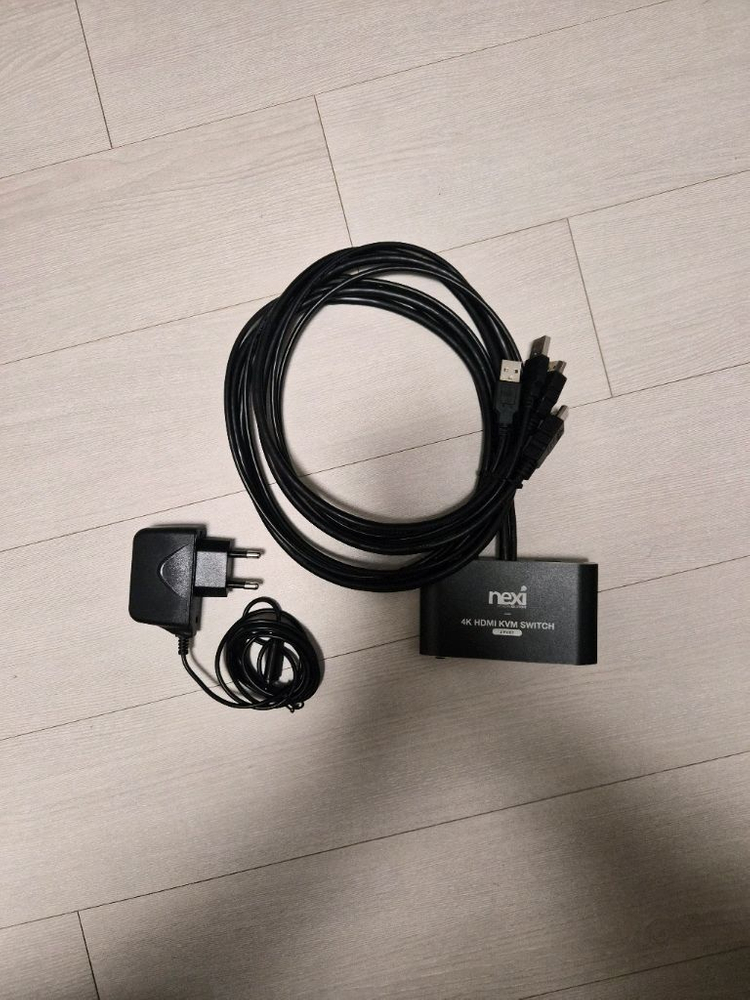 넥시 2포트 HDMI 4K KVM 스위치 케이블 타입 팜--1