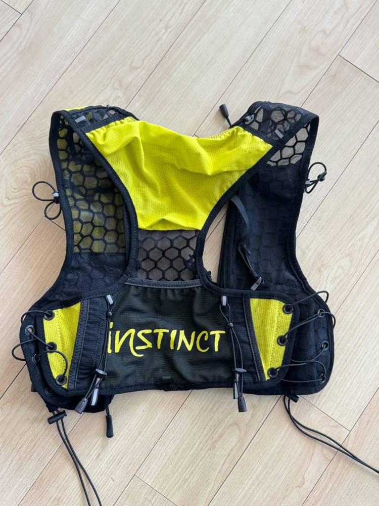 인스팅트 트레일 러닝 베스트 4.5L 이미지