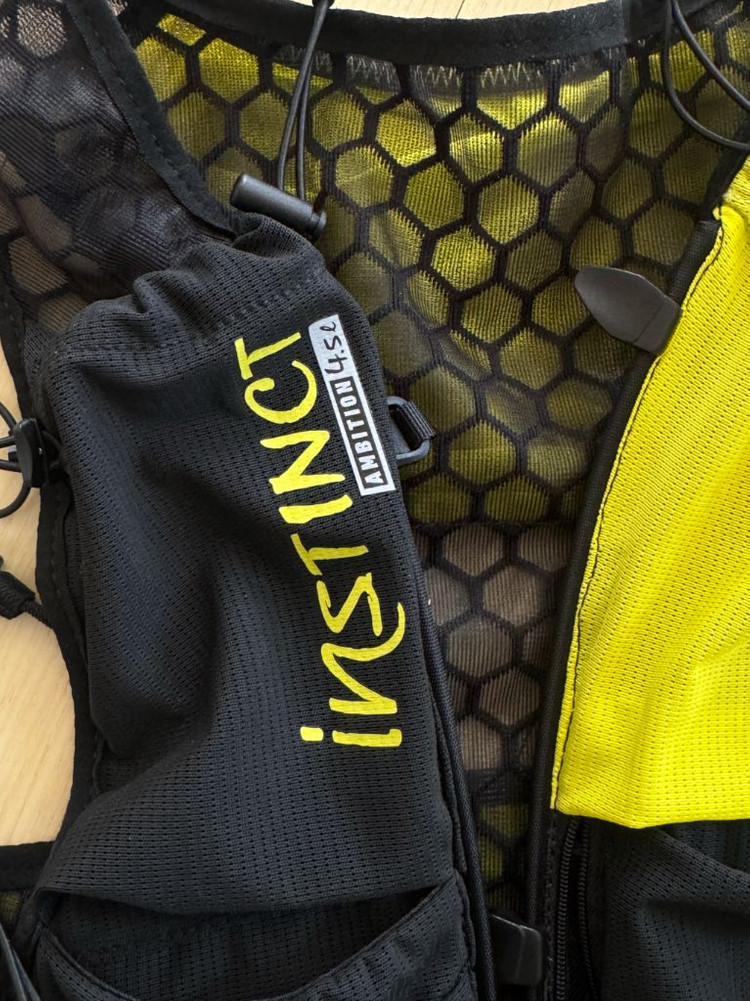 인스팅트 트레일 러닝 베스트 4.5L 이미지