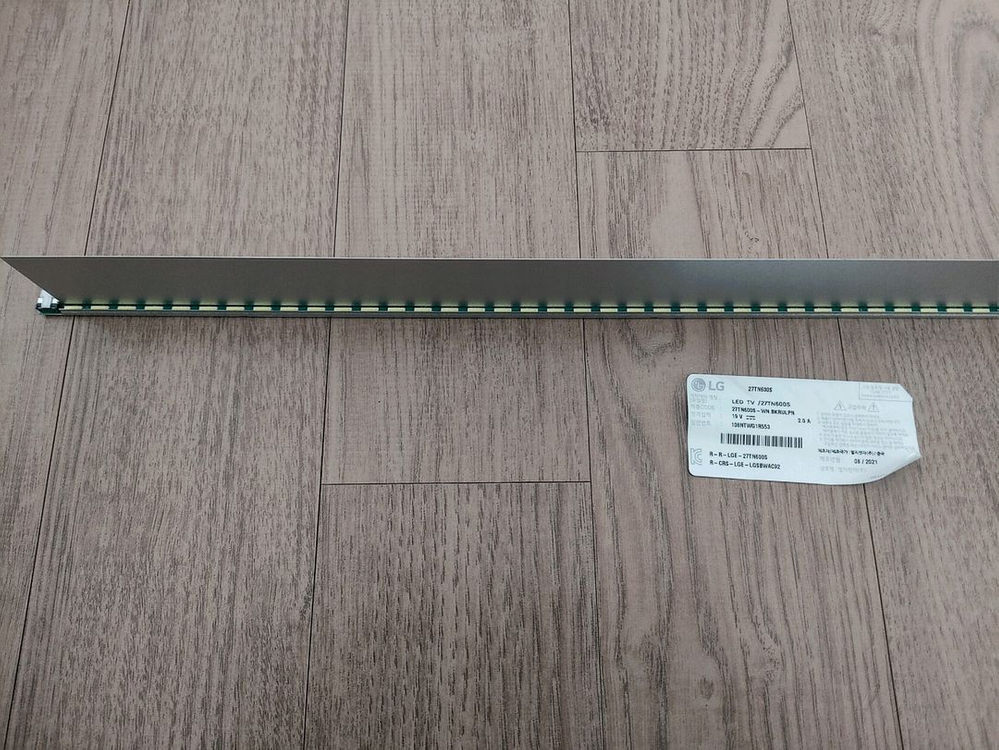 룸앤티비 27TN600S 백라이트 부품용--1