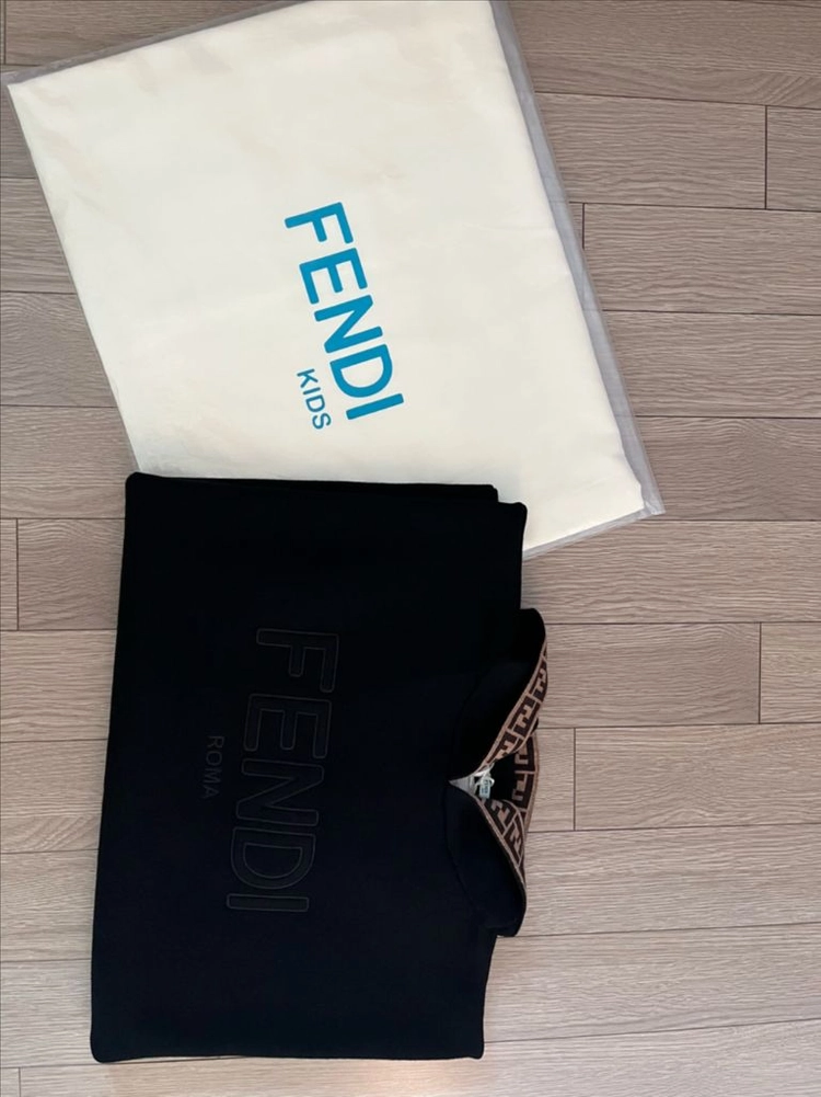 펜디키즈 케이프 이미지