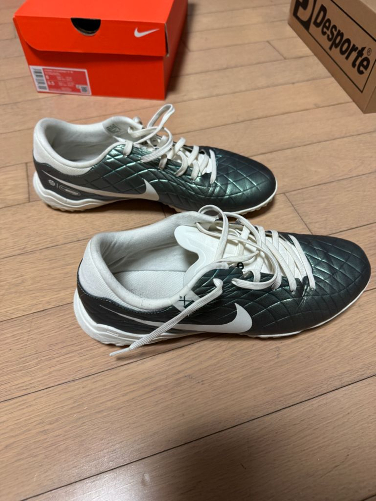 나이키 티엠포 260--2