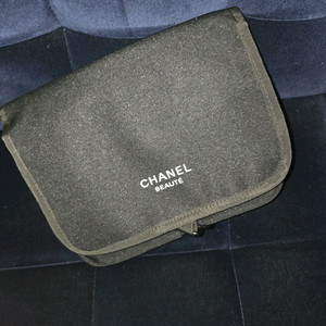 샤넬 뷰티 트래블 파우치