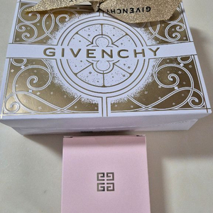 지방시 수분팩트