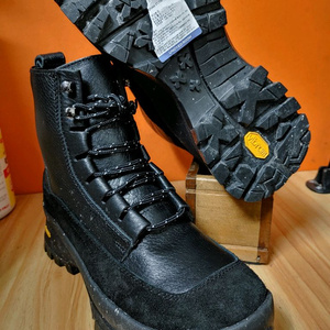 (미사용)언다이드룸 천연가죽 비브람그립 부츠 워커(240)