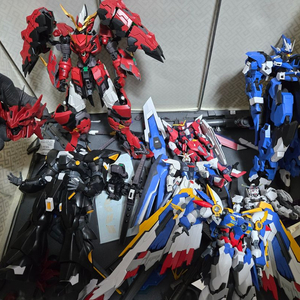 반다이 건담 및 기타 프라모델 정크 및 풀세트, 한정판 판매