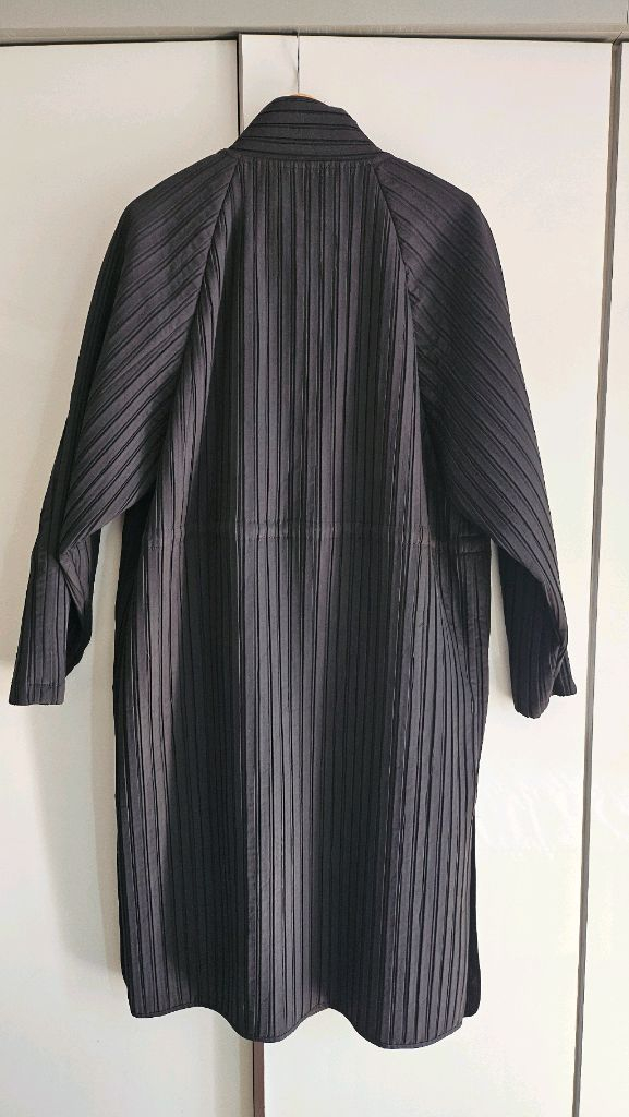 가넷옴므(GARNET HOMME) 블랙 주름 퀼팅 패디드 트렌치 코트 (100)--1