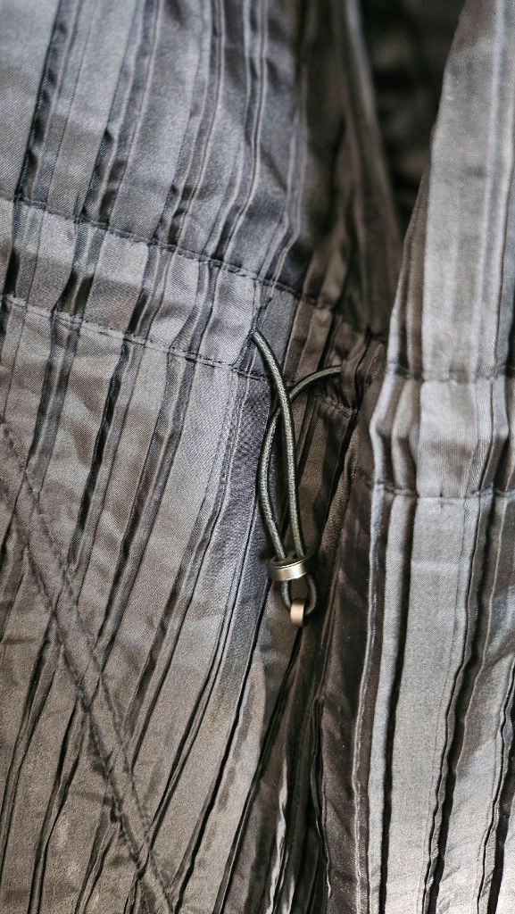 가넷옴므(GARNET HOMME) 블랙 주름 퀼팅 패디드 트렌치 코트 (100)--3