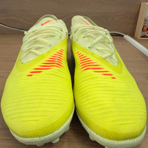 나이키 풋살화 리액트 팬텀 6 로우 프로 TF 295mm