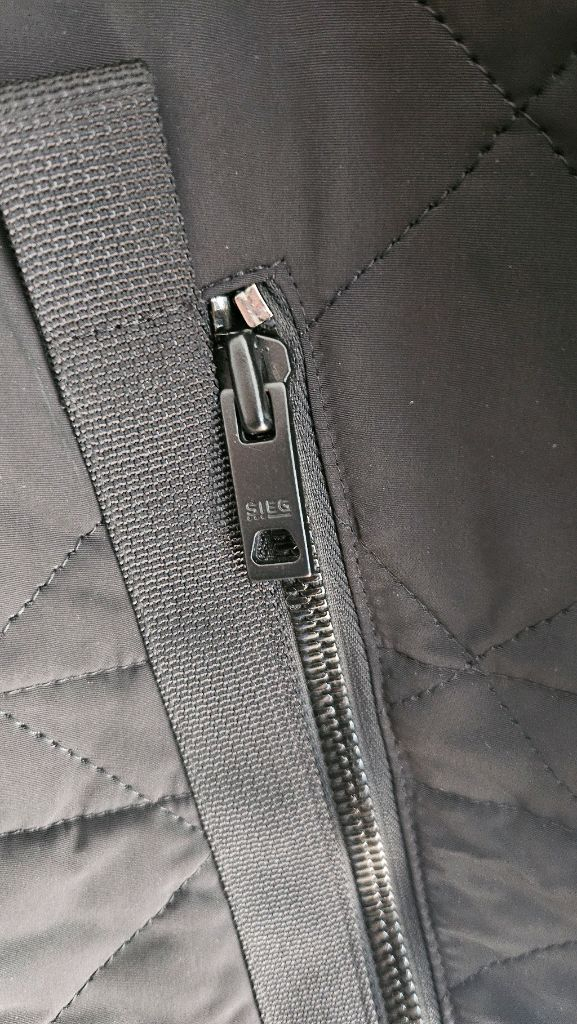 지이크(SIEG) 정품 다이아몬드 퀼팅 자켓 (95사이즈/블랙)--3