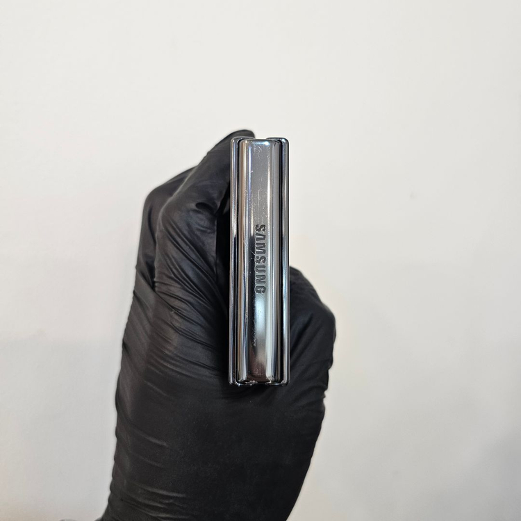 갤럭시Z플립4 256기가 블랙 (S급) / 0213--4