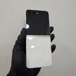 갤럭시Z플립5 512기가 크림 (무잔상) / 0213