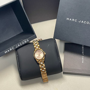 마크제이콥스 시계 로즈골드