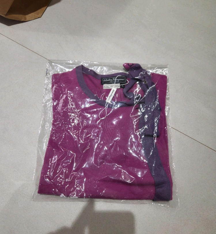 (New)살바토레 페레가모 니트 판매(가격인하)--1