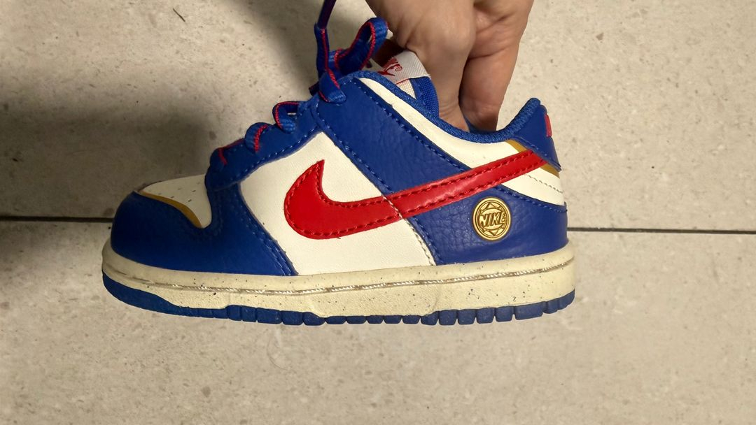 나이키 덩크 로우 키즈 130 사이즈 신발 판매합니다. 이미지