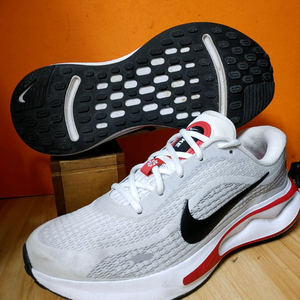 나이키 저니런(US8.5표기265추천사이즈260)