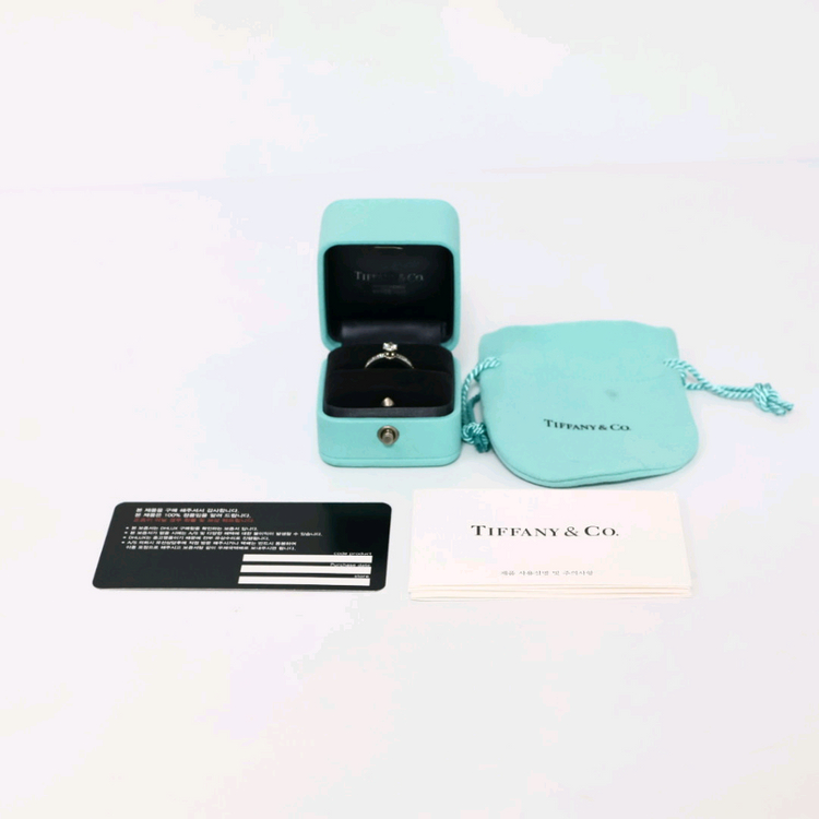 티파니앤코 솔리테어 하프 세팅 다이아몬드 반지 0.31ct 한국 5호--7