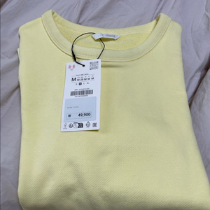 새상품) 자라 m 노랑 스웨트셔츠 맨투맨 코스 마시모두띠 한섬 비이커 랑방 구호 타임 닥스 빈폴 가니 스타일