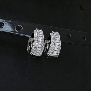 [새상품, 선물박스포장]화려한 스퀘어 스와로브스키스톤 볼드한 링귀걸이/목걸이 반지 팔찌 진주 샤넬 14k 18k