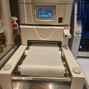 럭키엔지니어링 김밥 말아주는 기계(벨트형) 이미지