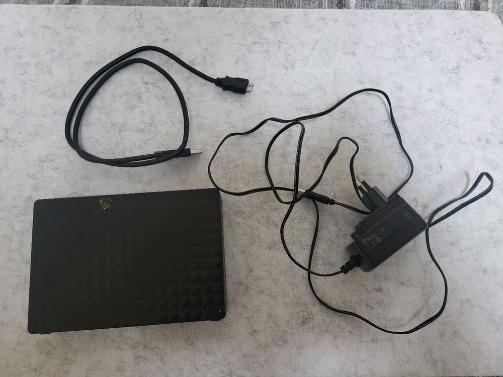 씨게이트 4TB 외장하드 Expansion Desktop 이미지