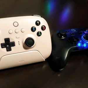 8BitDo 얼티메이트 2.4g 핑크 + Gamesir T4 pro 블랙 일괄판매