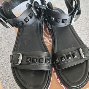 크리스찬 루부탱 샌들