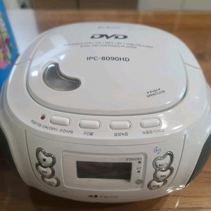 유아 영어 DVD 세트 (까이유, 바바파파, 베렌스타인베어스, 립프로그)와 인비오DVD