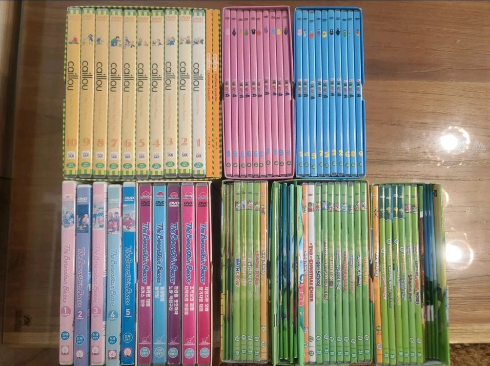 유아 영어 DVD 세트 (까이유, 바바파파, 베렌스타인베어스, 립프로그)와 인비오DVD 이미지