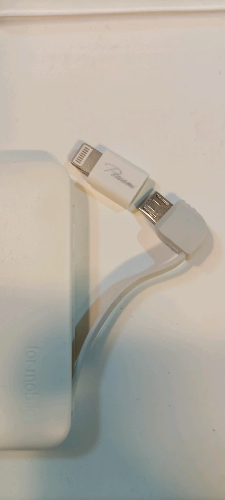 미개봉 새상품 4000mAh 보조배터리 SOLOZEN Power Bank , Portable Charger 이미지