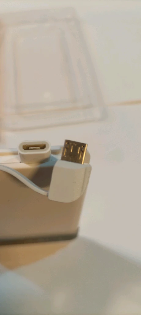 미개봉 새상품 4000mAh 보조배터리 SOLOZEN Power Bank , Portable Charger 이미지