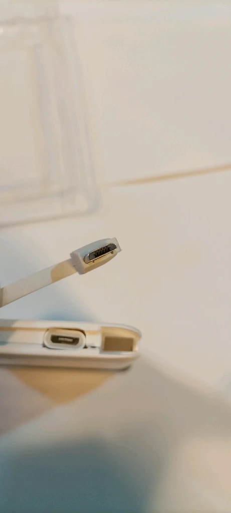 미개봉 새상품 4000mAh 보조배터리 SOLOZEN Power Bank , Portable Charger 이미지