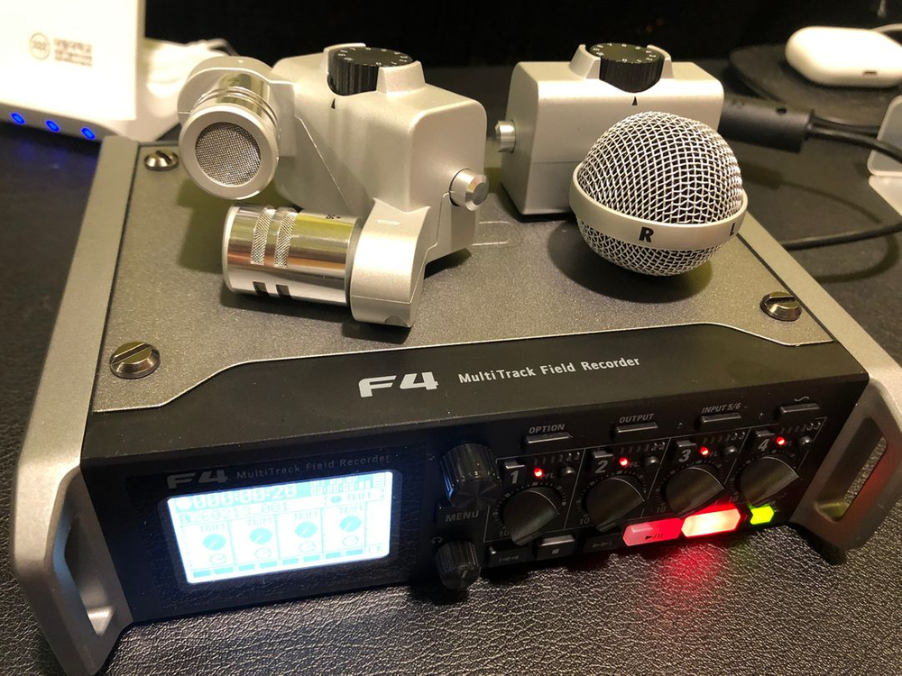 ZOOM F4 멀티 레코더(스테레오 마이크 2개 포함)--0