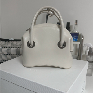 오소이 써클 미니 화이트 토트백 크로스백