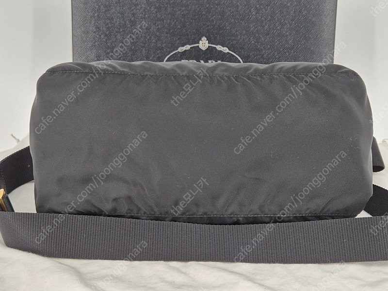 프라다 리나일론 테수토 숄더백 (사피아노)--3