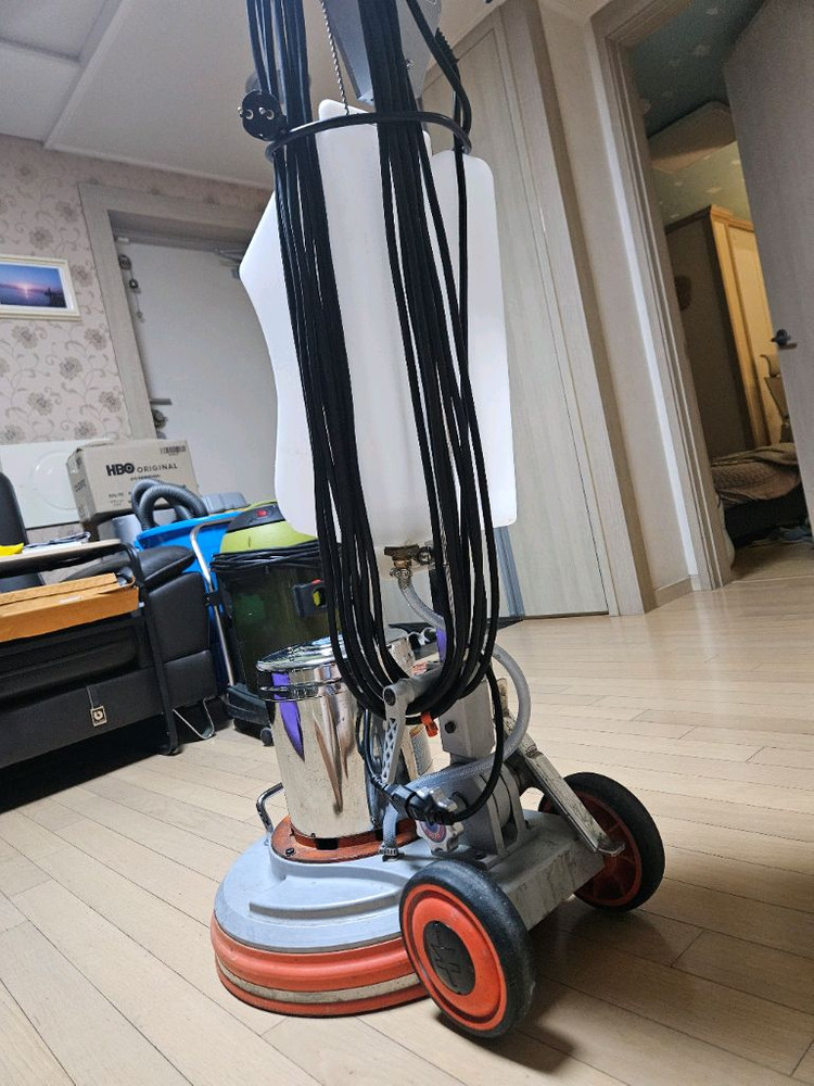 16인치 강력형 1.5마력 마루광택기 바닥광택기 바닥세척기 바닥청소기 돌돌이 최신 원터치 각도조절 발판 2마력급 이미지