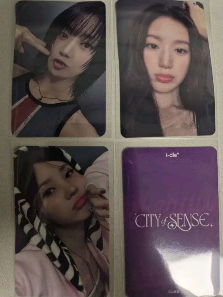 걸그룹 앨범 포토카드 세트 이미지