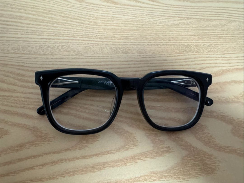 젠틀몬스터 오조 01 블랙 색상 새상품급 싸게 팝니다!--2