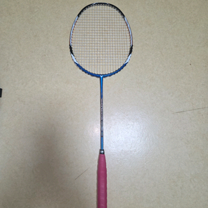 빅터 브레이브 소드 12 프로 배드민턴 라켓