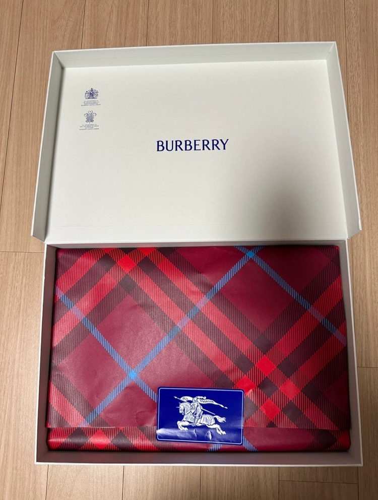 버버리 베이비 우주복, 모자, 턱받이 세트 이미지