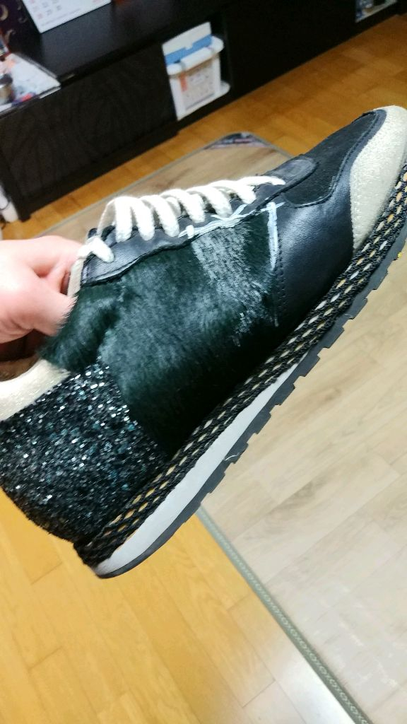 필립모델 송치스니커즈 40사이즈팝니다 이미지