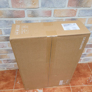 미개봉 삼성 27인치 게이밍모니터 오디세이 G4 S27BG400 팝니다