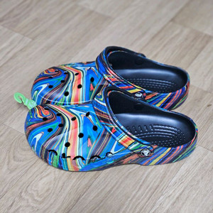 크록스 바야 시즌 프린트 클로그 260 새제품