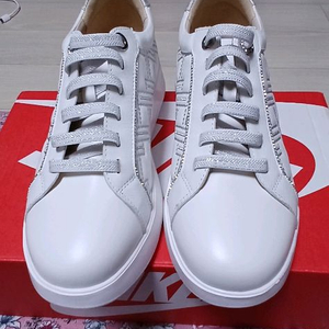 미셸바이탠디 스니커즈(245mm)