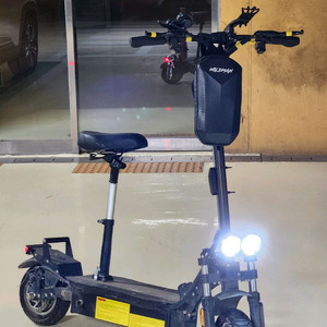 이지베이션 타우러스 미니 접이식 전동킥보드 판매합니다.